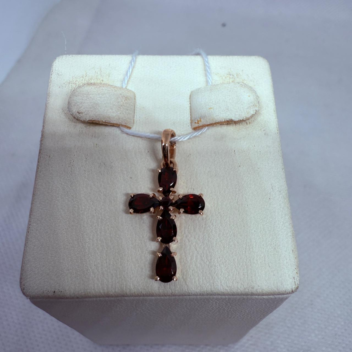 ПОДККИ585 ПОДВЕСКА КРЕСТ С КАМНЯМИ (Au 585)