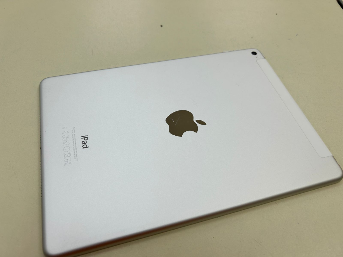 Планшет Apple iPad Air 2 64 ГБ A1567 (Wi-Fi + Cellular)
