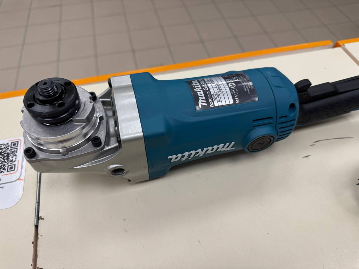 Угловая шлифмашина Makita GA9050