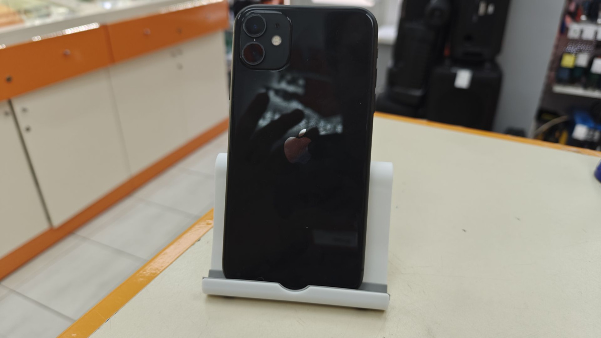 Смартфон Apple iPhone 11 64Gb