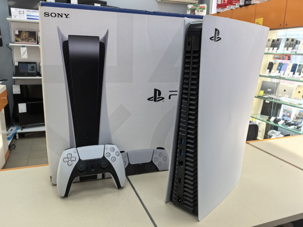 Игровая приставка PlayStation 5 825Gb (С дисководом)
