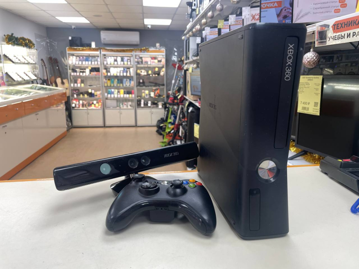Игровая приставка Xbox 360;
