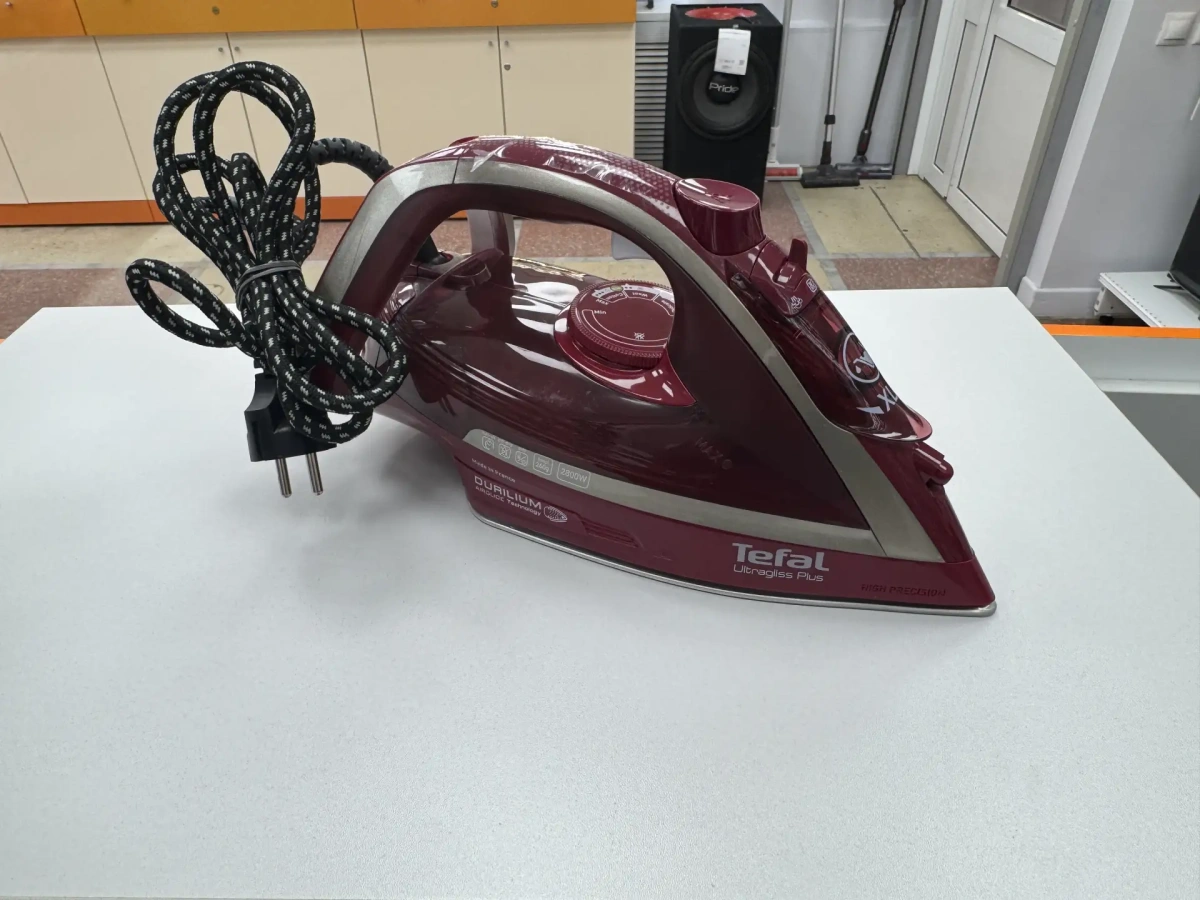 Утюг Tefal Ultragliss Plus FV6820E0