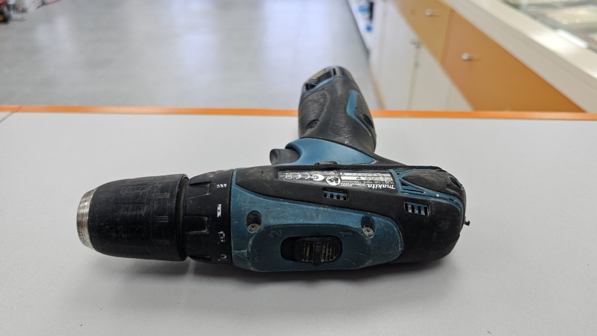 Шуруповерт Makita DF330D