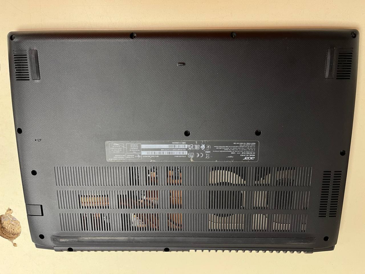 Ноутбук Acer Aspire 7 N19C5; Ryzen 5-5500U, GeForce GTX 1650, 8 Гб, 256 Гб, Нет