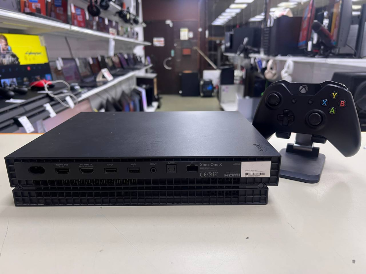Игровая приставка Xbox One X 1Tb