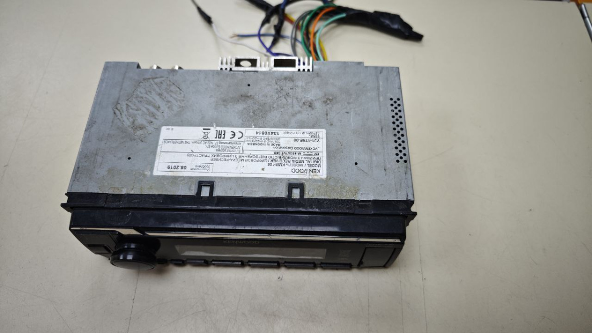 Автомагнитола Kenwood KMM-106