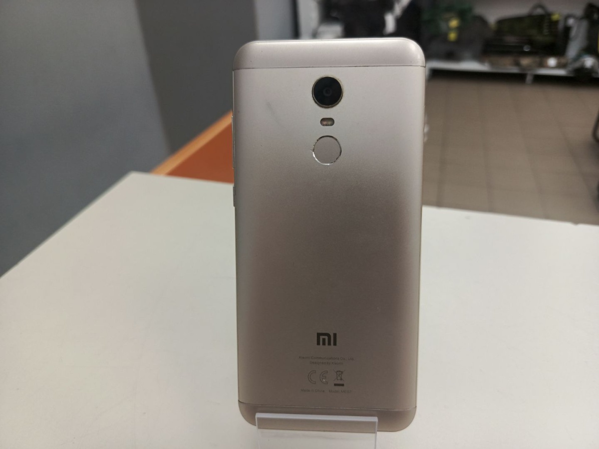 Смартфон Xiaomi Redmi 5 Plus 3/32