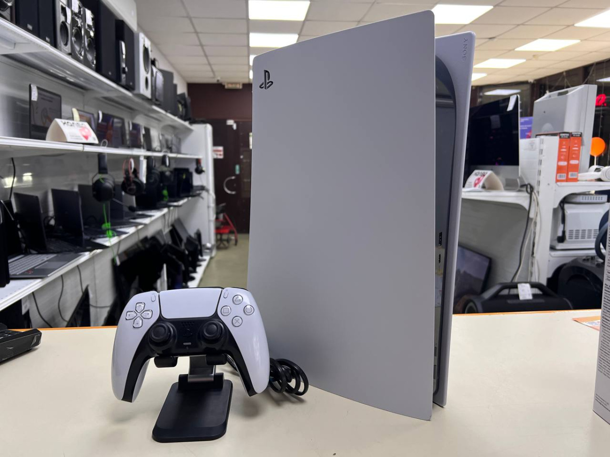 Игровая приставка PlayStation 5 825Gb (С дисководом)