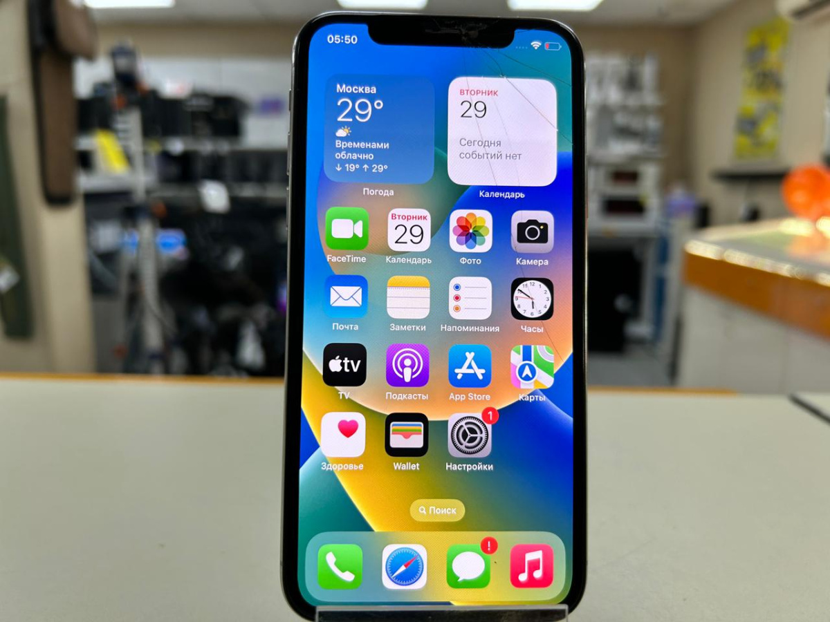 Смартфон Apple iPhone X 64Gb