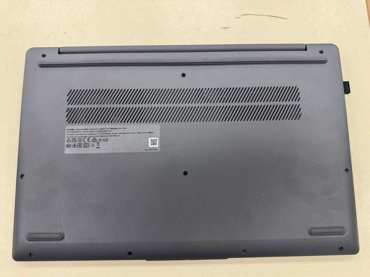 Ноутбук Lenovo; Core i3-1305U, HD Graphics, 8 Гб, 256 Гб, Нет