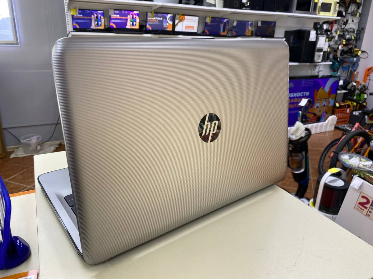 Ноутбук HP 15-BA559UR; A8-7410, Radeon R5 M330, 12 Гб, Нет, 1 Tb
