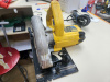 Дисковая пила Dewalt DWE 560
