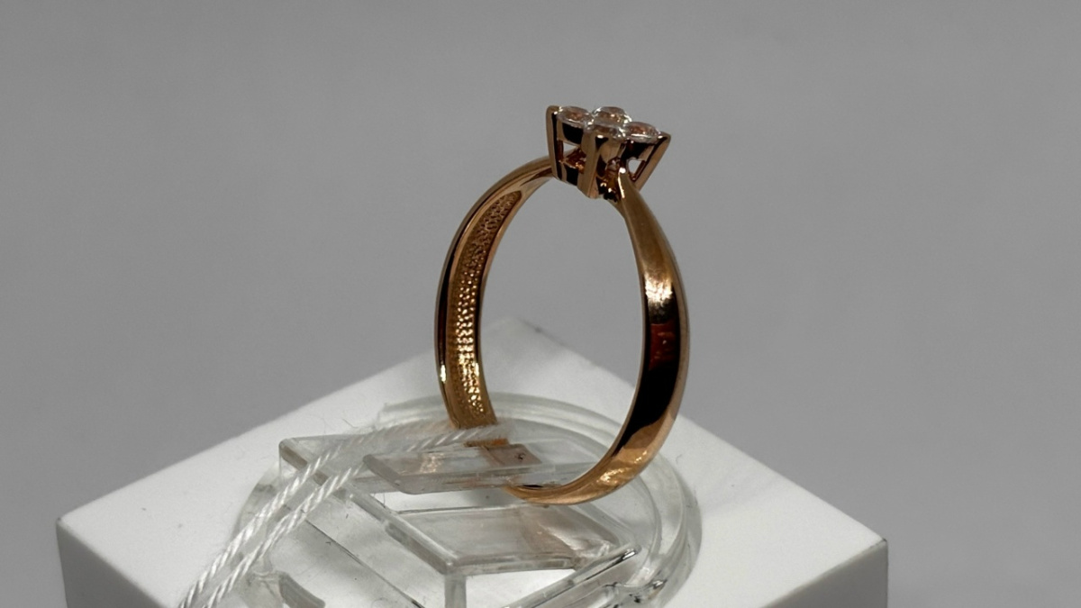 КОЛЬЦО С КАМНЯМИ (Au 585)