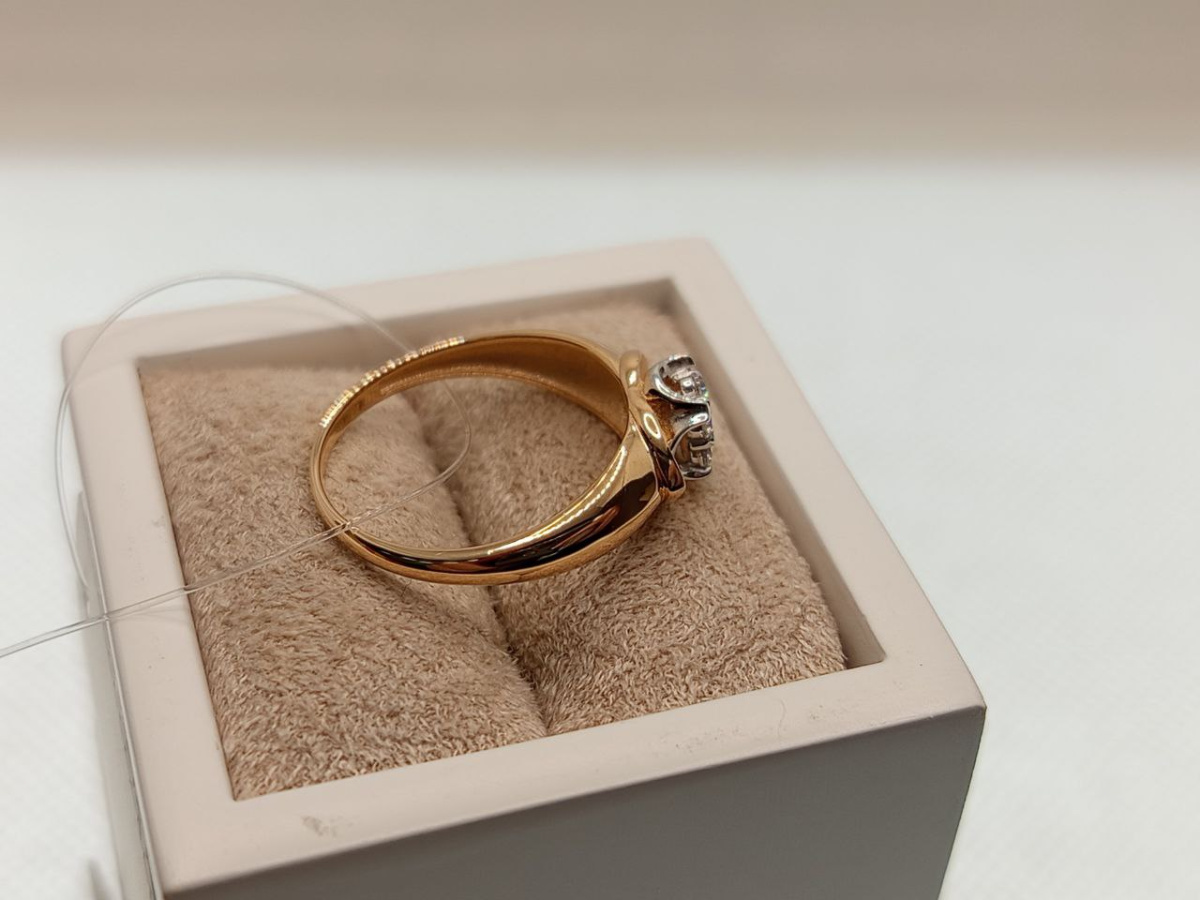 КОЛЬЦО С КАМНЯМИ (Au 585)