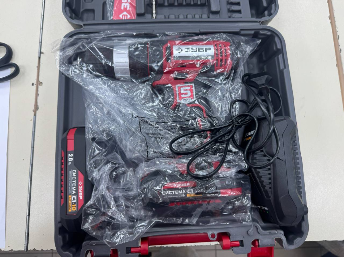 Шуруповерт Зубр ДШУ-185-22