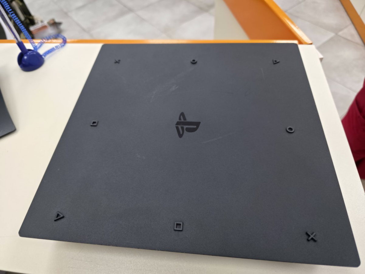 Игровая приставка PlayStation 4 Pro 1Tb