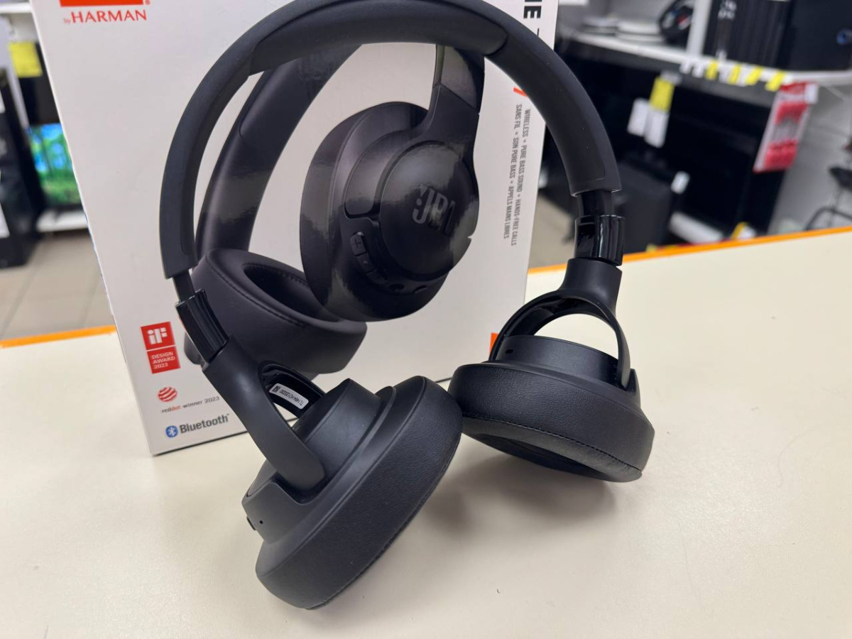 Наушники беспроводные JBL Tune 720BT;