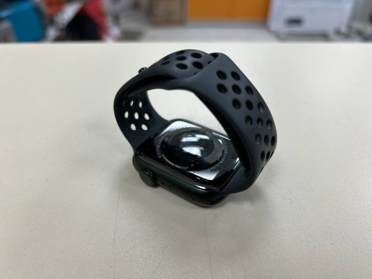 Смарт-часы Apple Watch Series 7 45mm