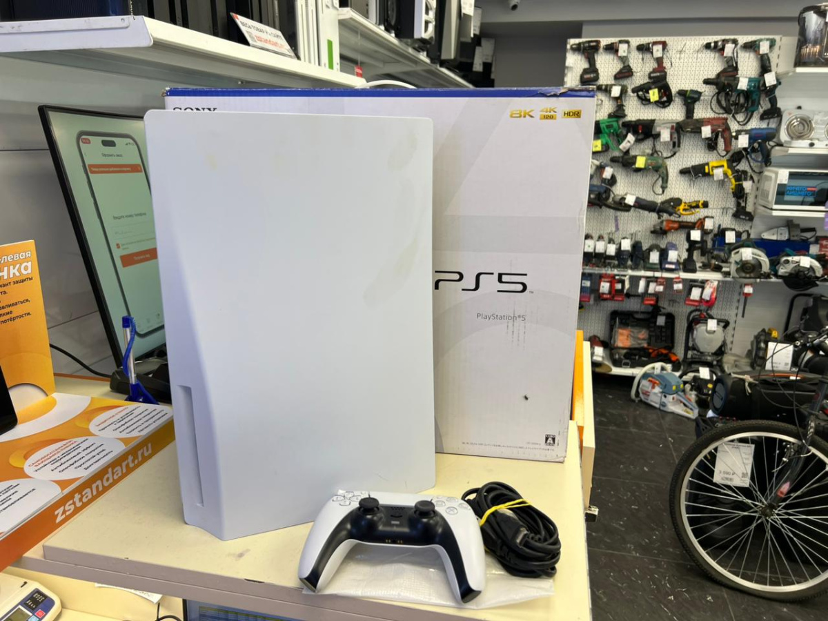 Игровая приставка PlayStation 5 825Gb (С дисководом)