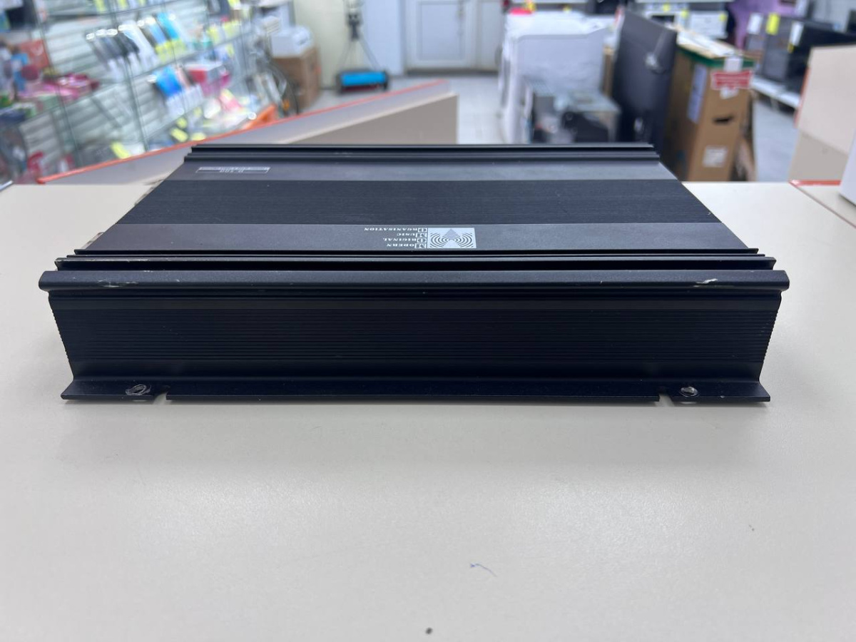 Усилитель моноблок Momo D-500;