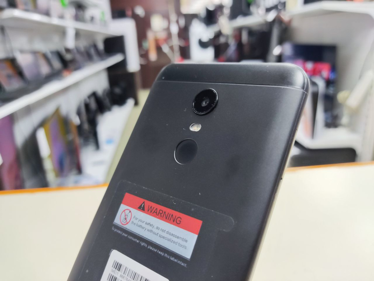 Смартфон Xiaomi Redmi 5 Plus 4/64