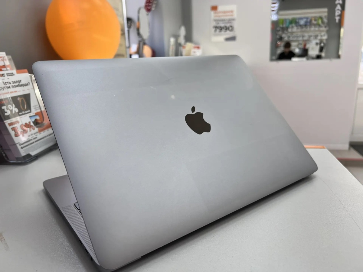Ноутбук Apple MacBook Pro i5 (13 дюймов, четыре порта Thunderbolt 3) A1989 (2019)