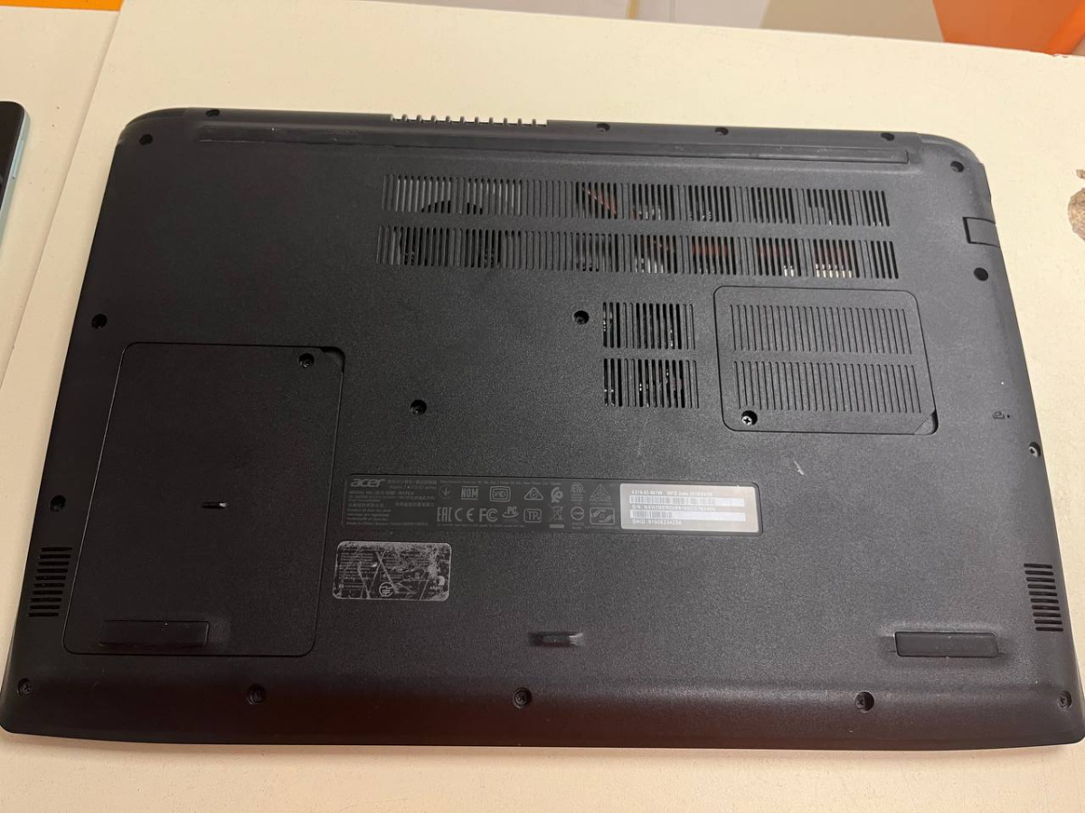 Ноутбук Acer N17C4; Core i5-7200U, Intel HD Graphics 620, 4 Гб, 500 Гб, Нет