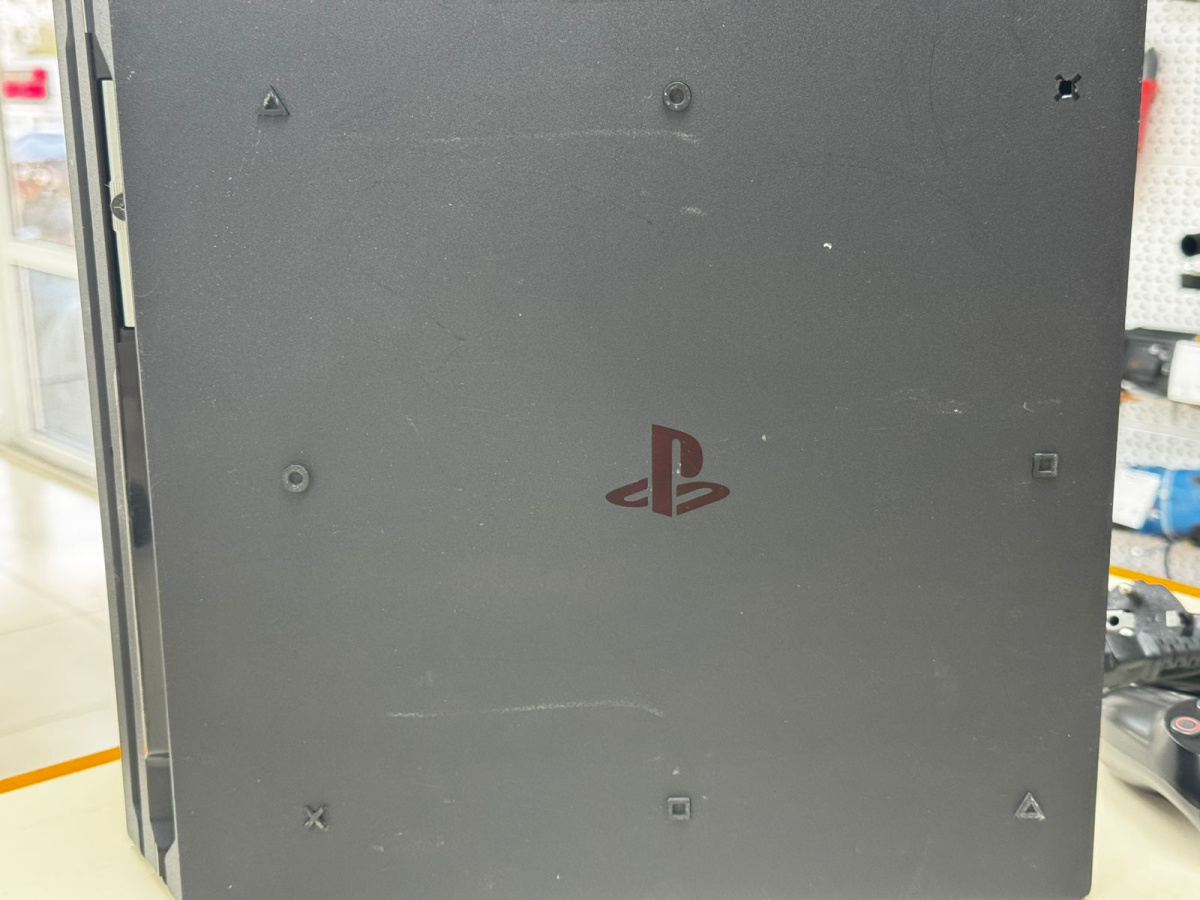 Игровая приставка PlayStation 4 Pro 1Tb