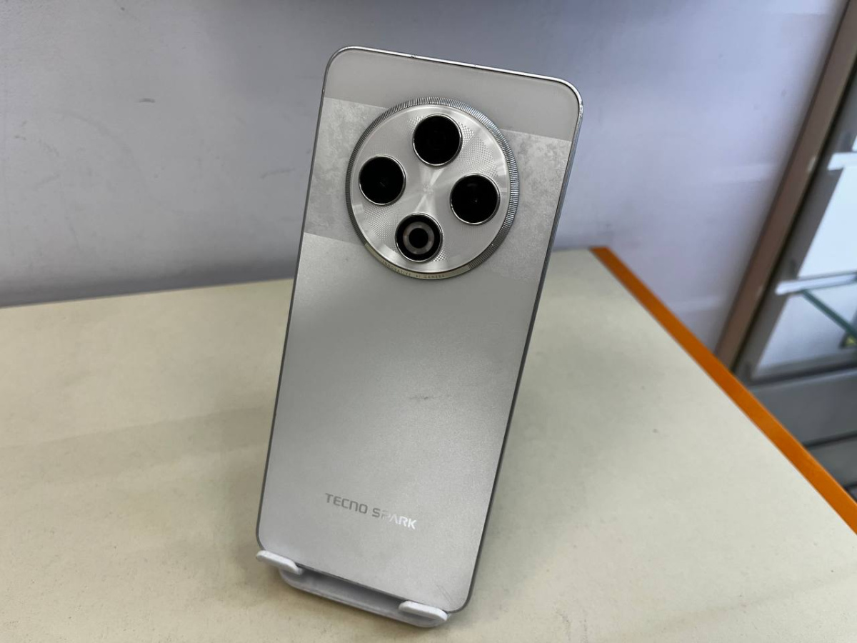 Смартфон Tecno SPARK 30 8/128