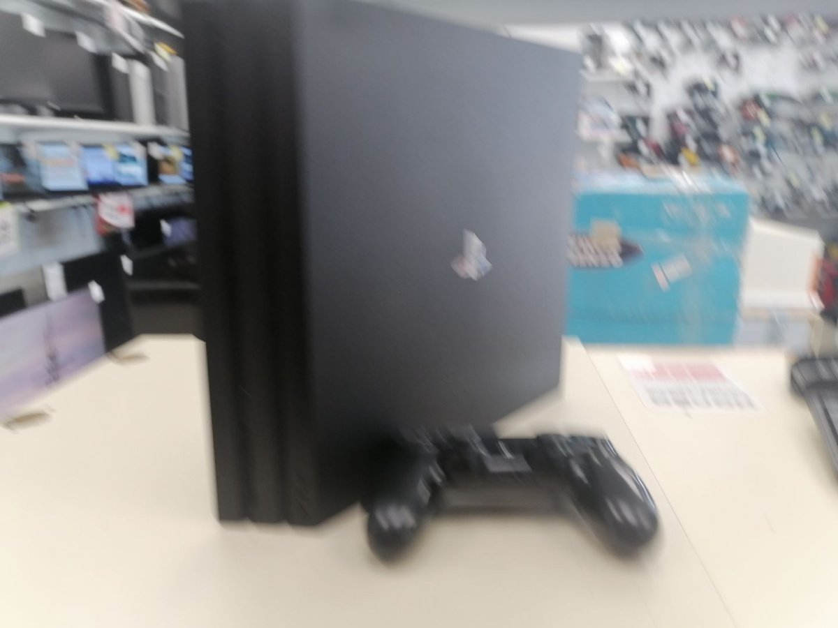 Игровая приставка PlayStation 4 Pro 1Tb