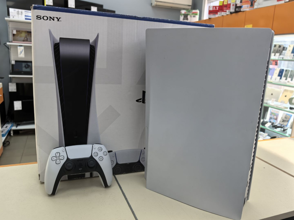 Игровая приставка PlayStation 5 825Gb (С дисководом)