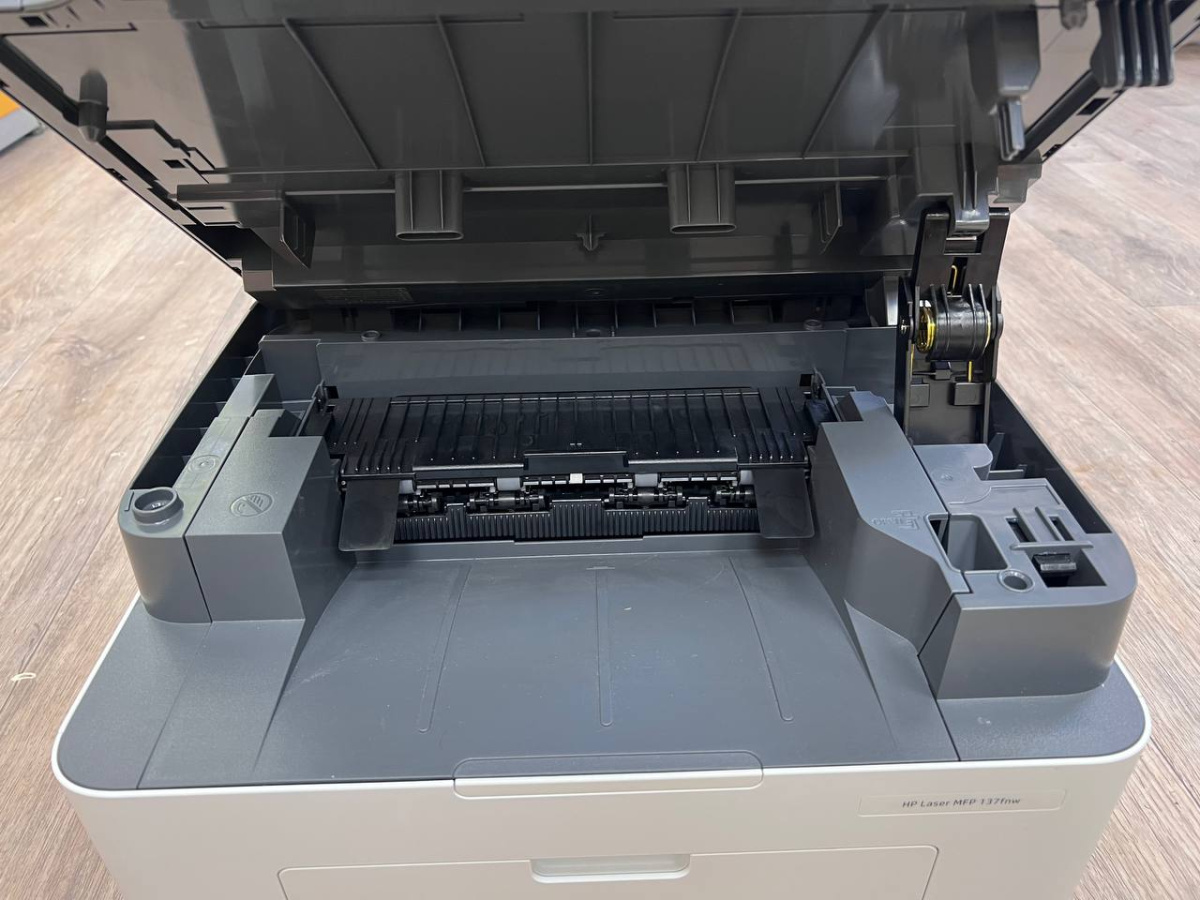 МФУ HP Laser 137FNW