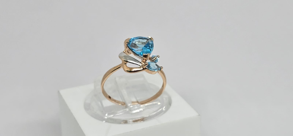 КОЛЬЦО С КАМНЯМИ (Au 585)