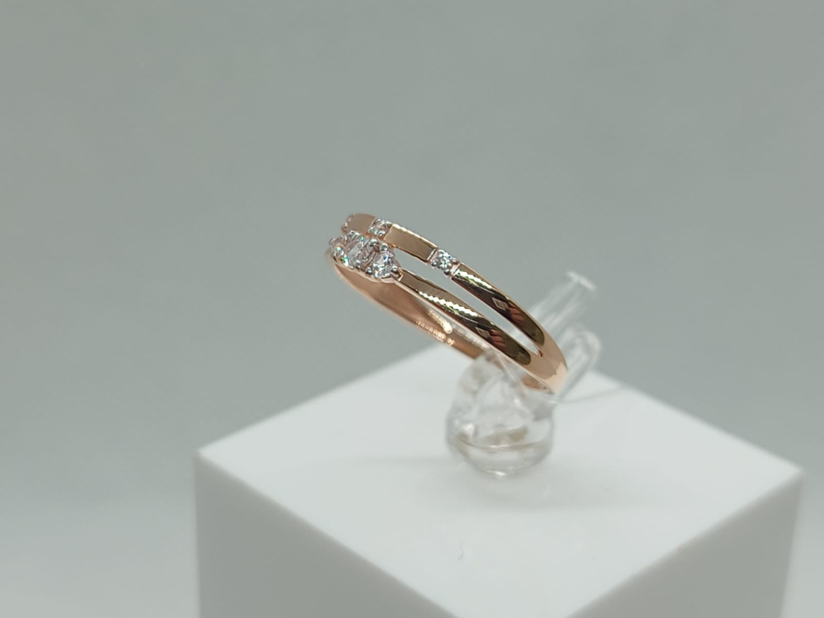 КОЛЬЦО С КАМНЯМИ (Au 585)