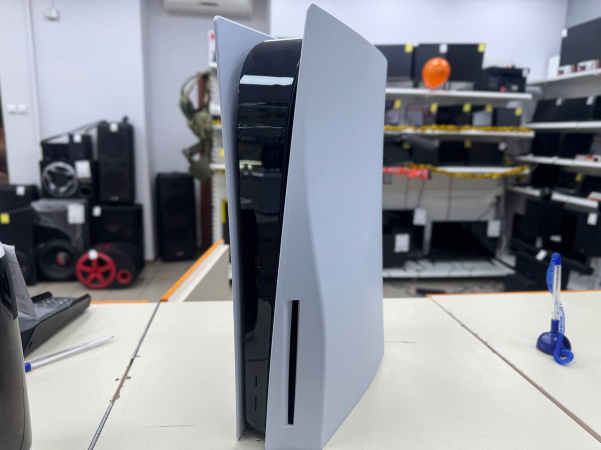 Игровая приставка PlayStation 5 825Gb (С дисководом)