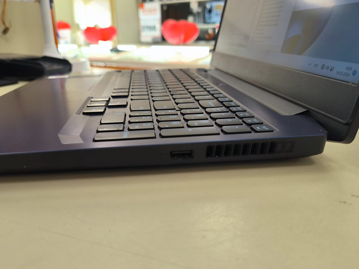 Ноутбук Lenovo IdeaPad Gaming 3 15ARH05; Ryzen 5 4600H, GeForce GTX 1650 TI, 8 Гб, 500 Гб, Нет