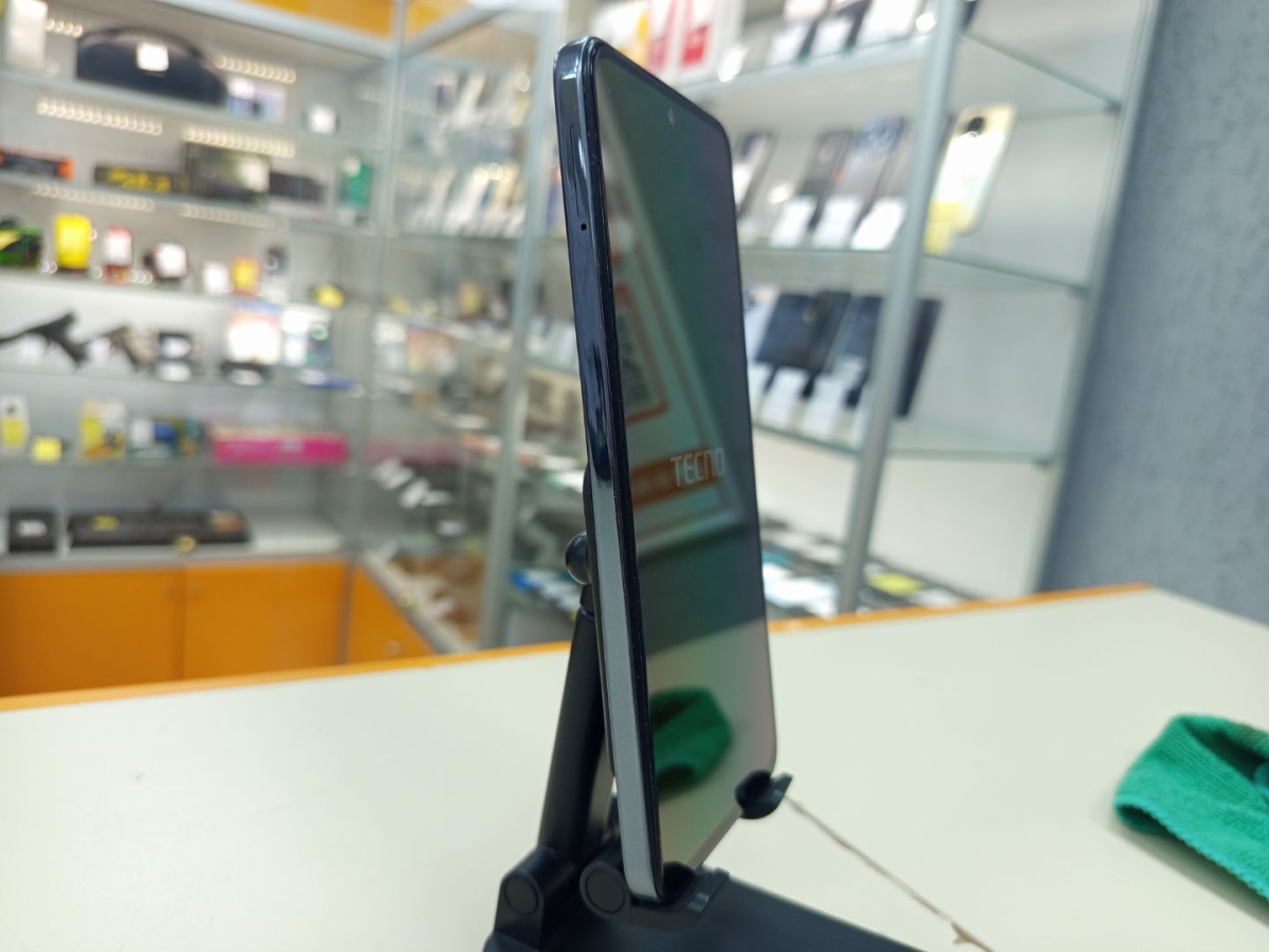 Смартфон Tecno SPARK 30 PRO 8/128