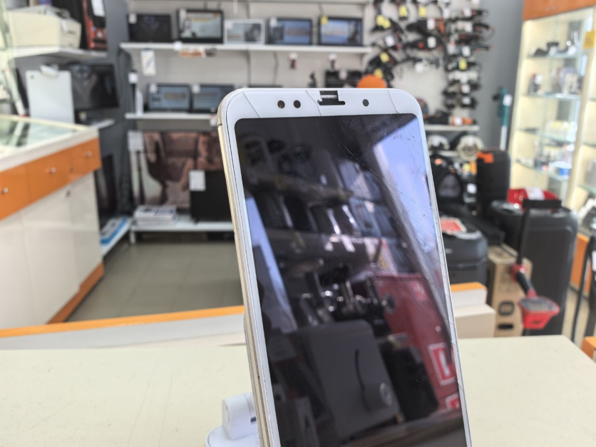 Смартфон Xiaomi Redmi 5 Plus 3/32