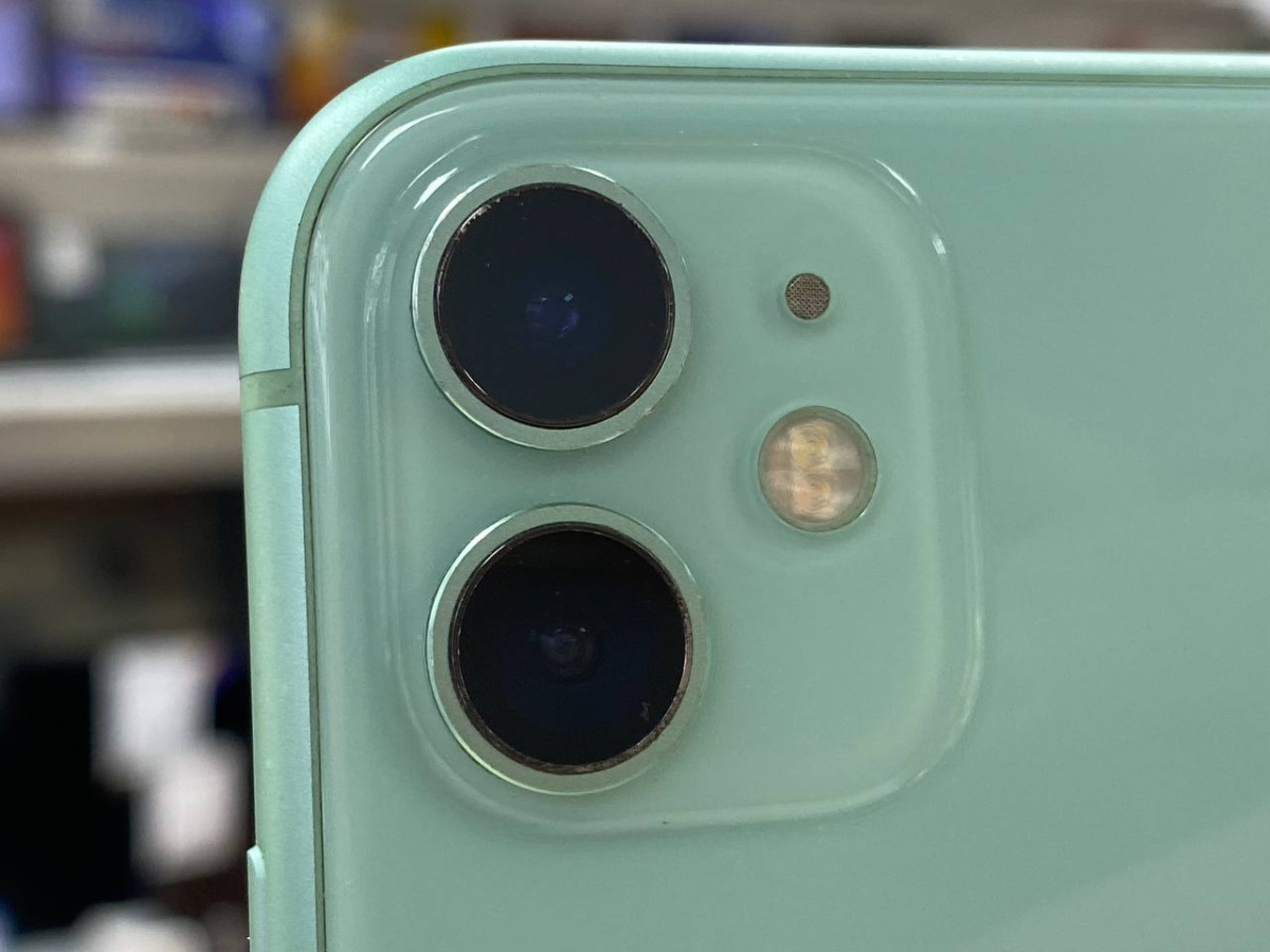 Смартфон Apple iPhone 11 64Gb