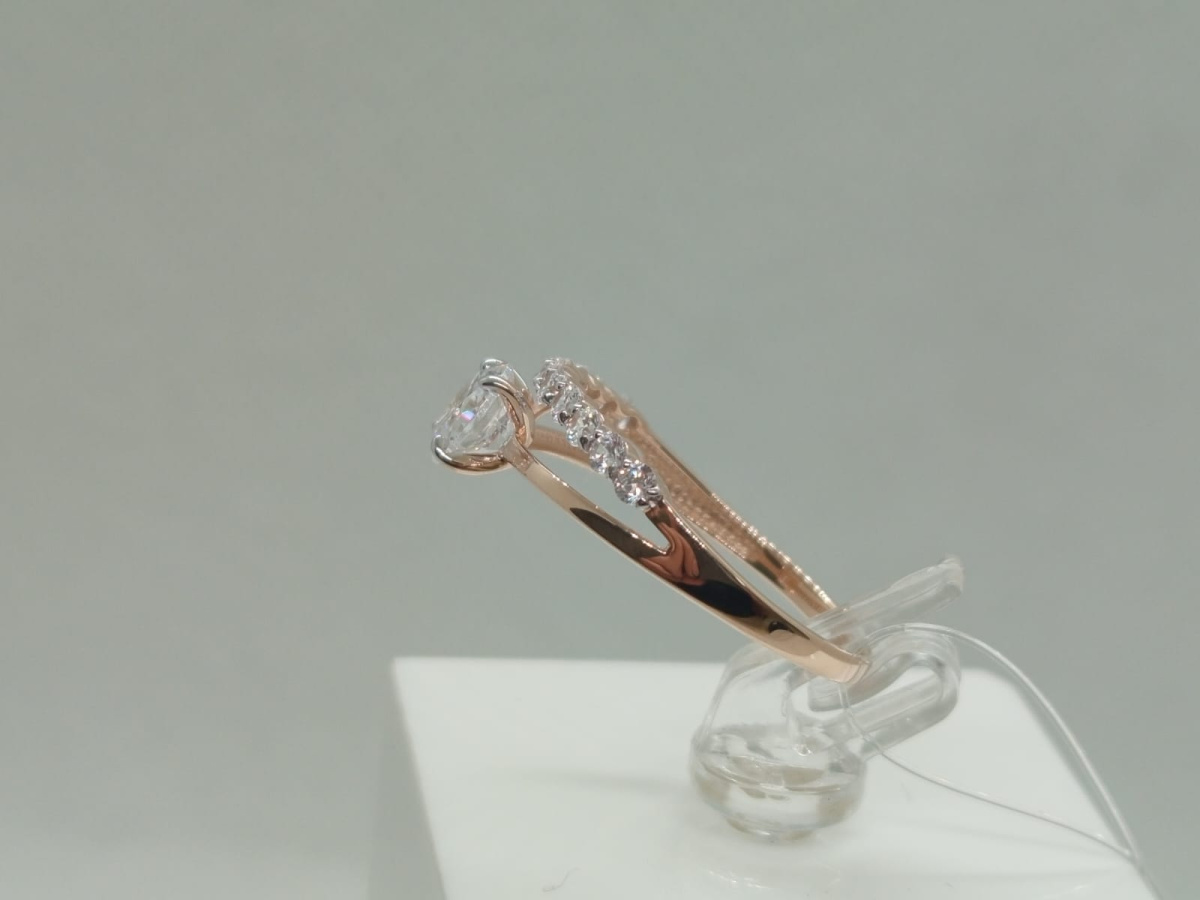 КОЛЬЦО С КАМНЯМИ (Au 585)