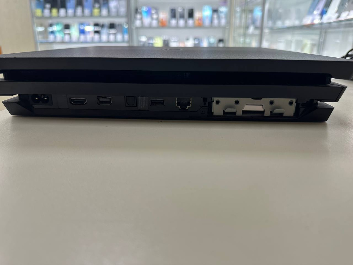 Игровая приставка PlayStation 4 Pro 1Tb