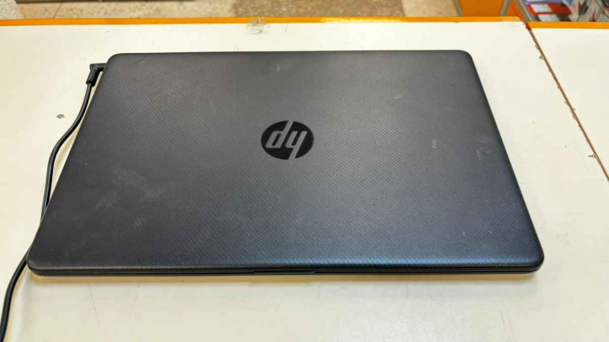 Ноутбук HP 15s-eq1311ur; Gold 3150, AMD Radeon (TM) Graphics, 4 Гб, 128 Гб, Нет