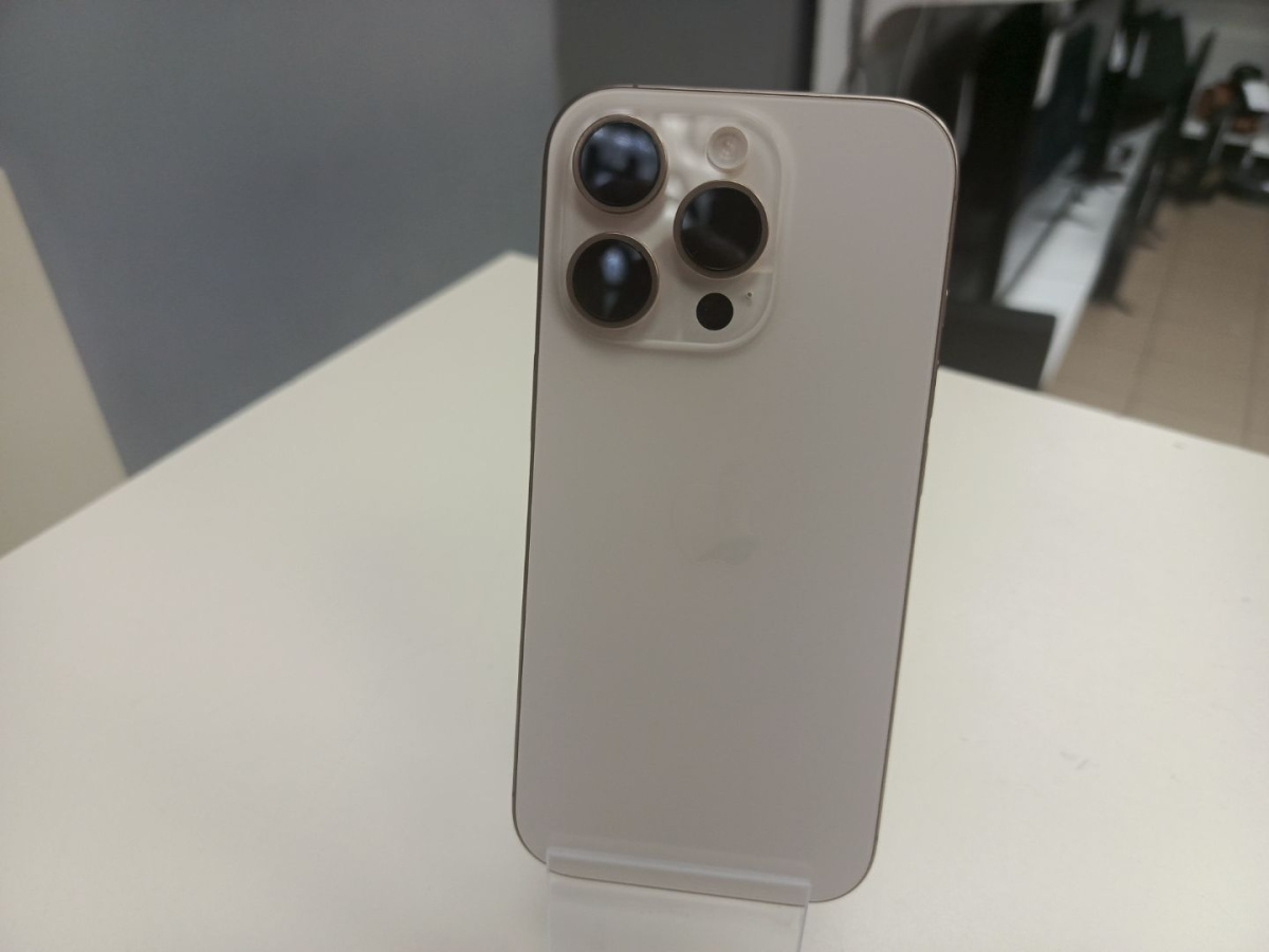 Смартфон Apple Iphone 16 Pro 256Gb