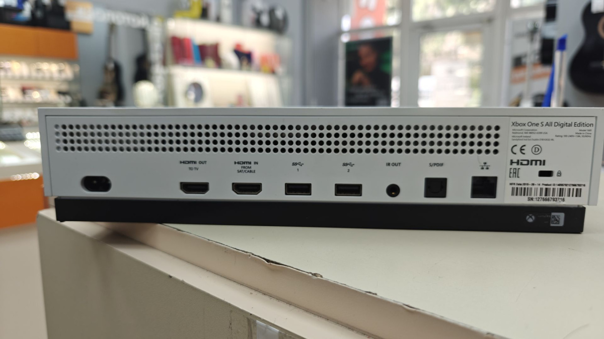 Игровая приставка Xbox One S Digital Edition 500Gb