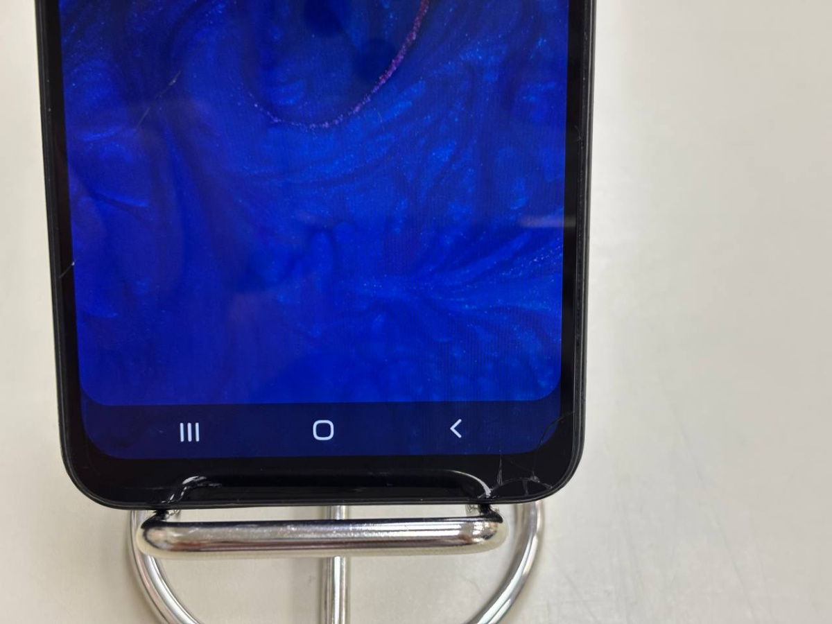 Смартфон Samsung Galaxy A10 2/32