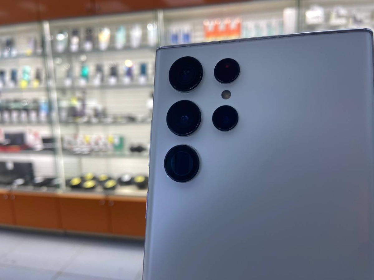 Смартфон Samsung Galaxy S22 Ultra 8/128