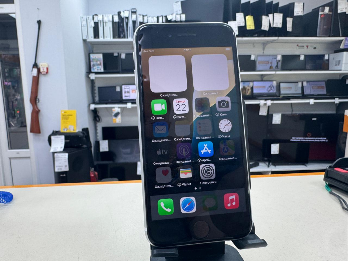 Смартфон Apple iPhone SE 2020 128Gb