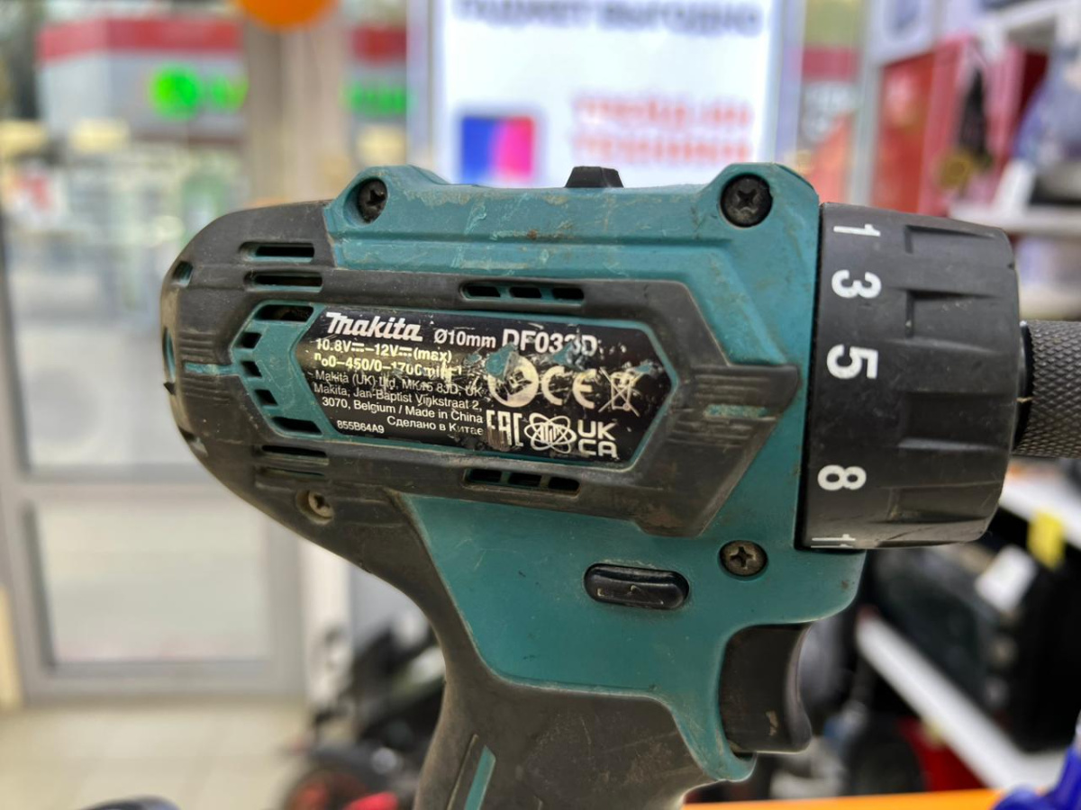 Шуруповерт Makita DF033D