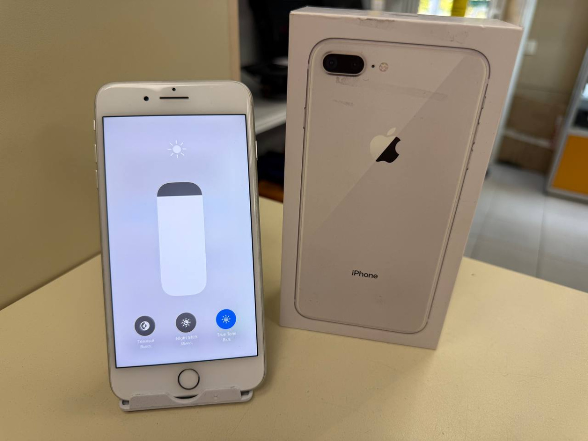 Смартфон Apple iPhone 8 Plus 64Gb